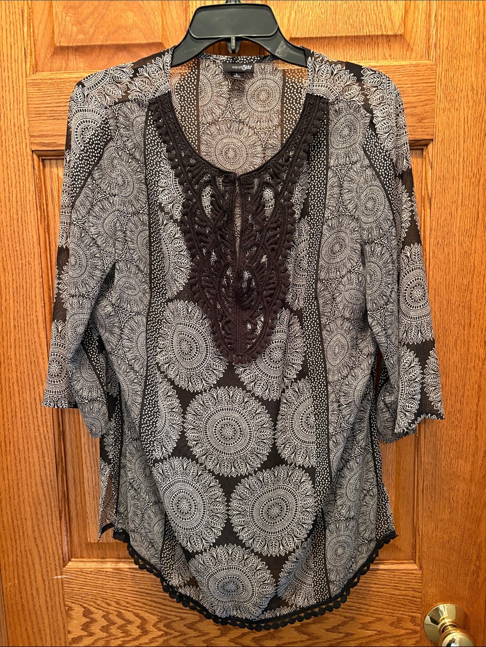 East 5th Black & White Crochet-Detail Printed Tunic